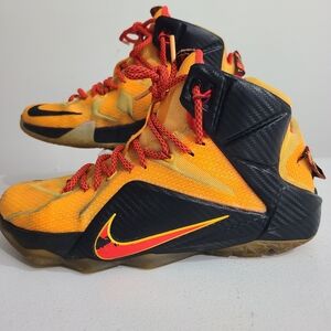 Men's 9.5- Nike LeBron 12 Witness Laser Orange Basketball shoes Sneakers
